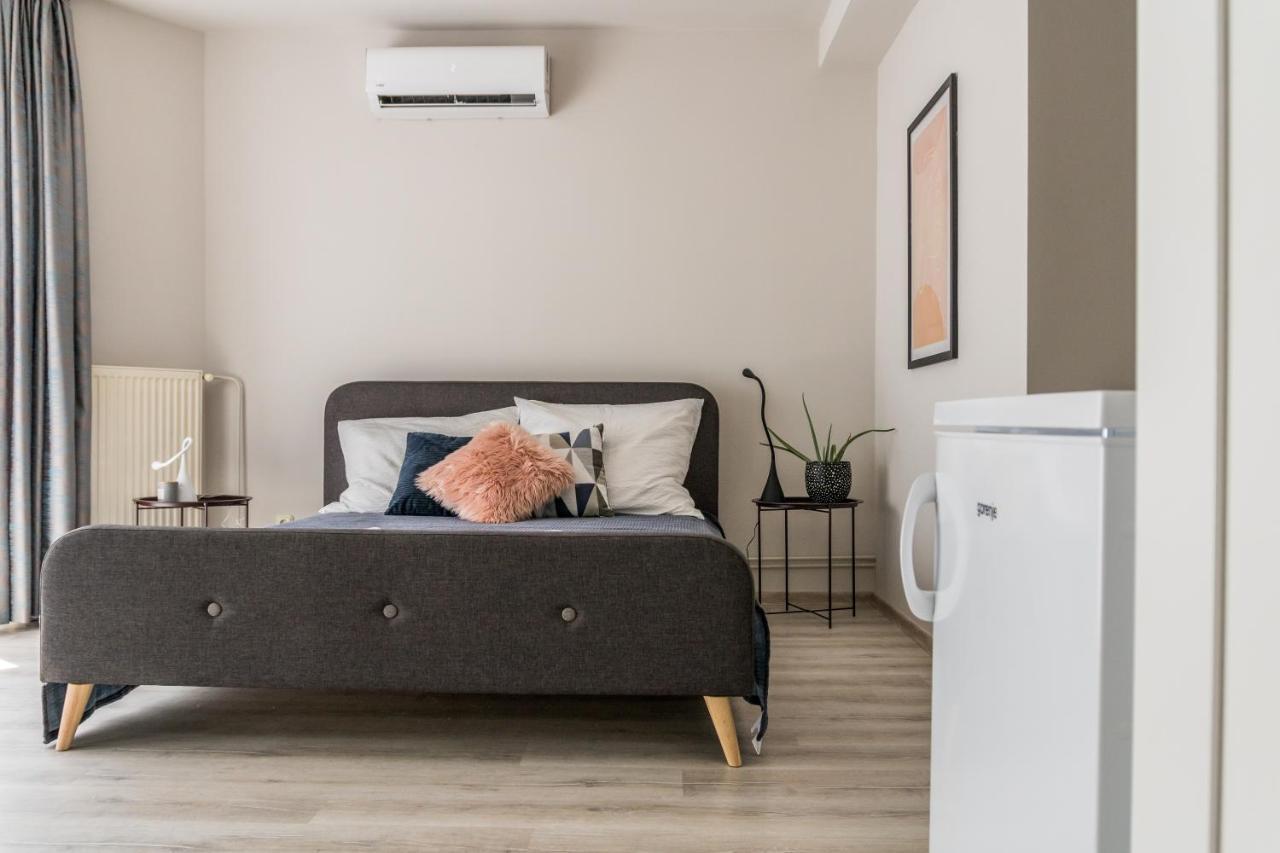 Villa 21 Boutique Rooms Balatonalmadi Bagian luar foto