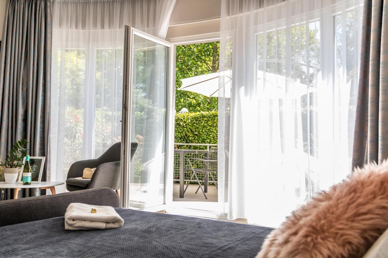 Villa 21 Boutique Rooms Balatonalmadi Bagian luar foto