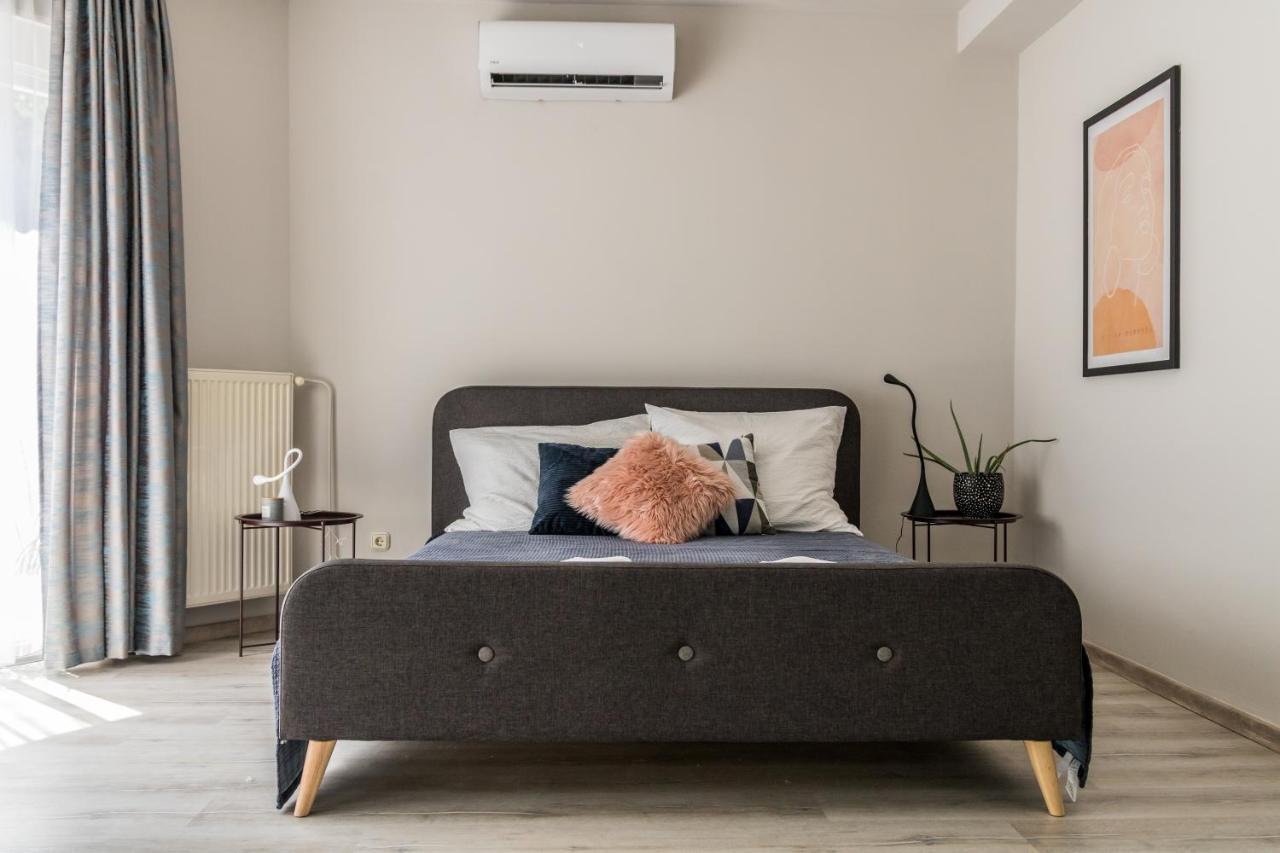 Villa 21 Boutique Rooms Balatonalmadi Bagian luar foto