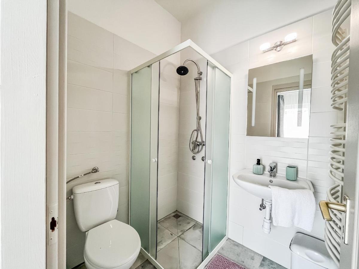 Villa 21 Boutique Rooms Balatonalmadi Bagian luar foto