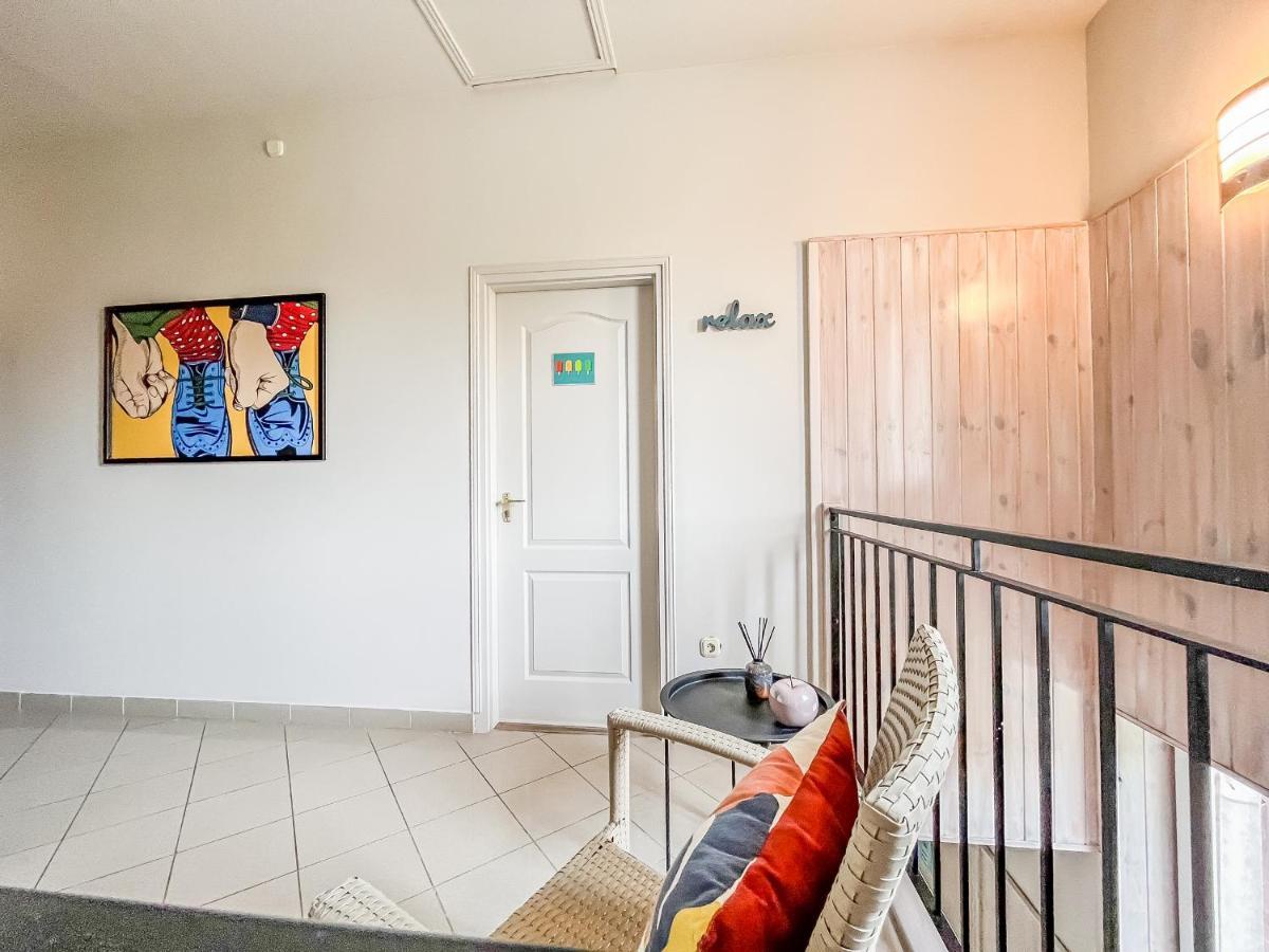Villa 21 Boutique Rooms Balatonalmadi Bagian luar foto