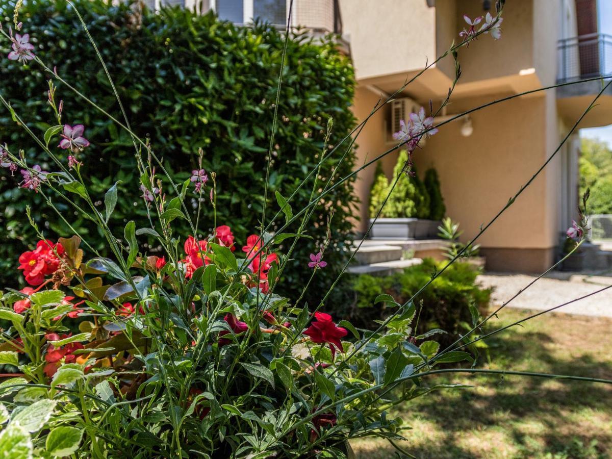 Villa 21 Boutique Rooms Balatonalmadi Bagian luar foto