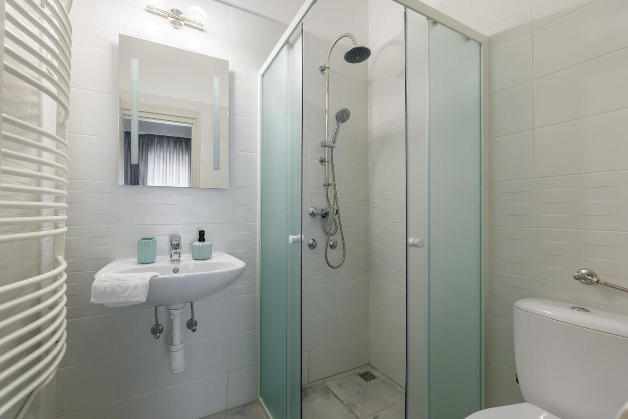 Villa 21 Boutique Rooms Balatonalmadi Bagian luar foto