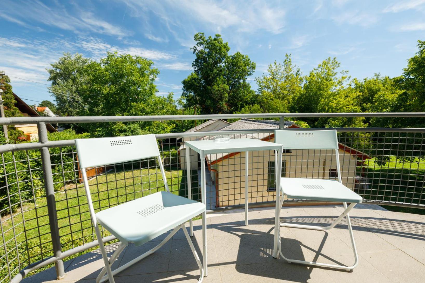 Villa 21 Boutique Rooms Balatonalmadi Bagian luar foto